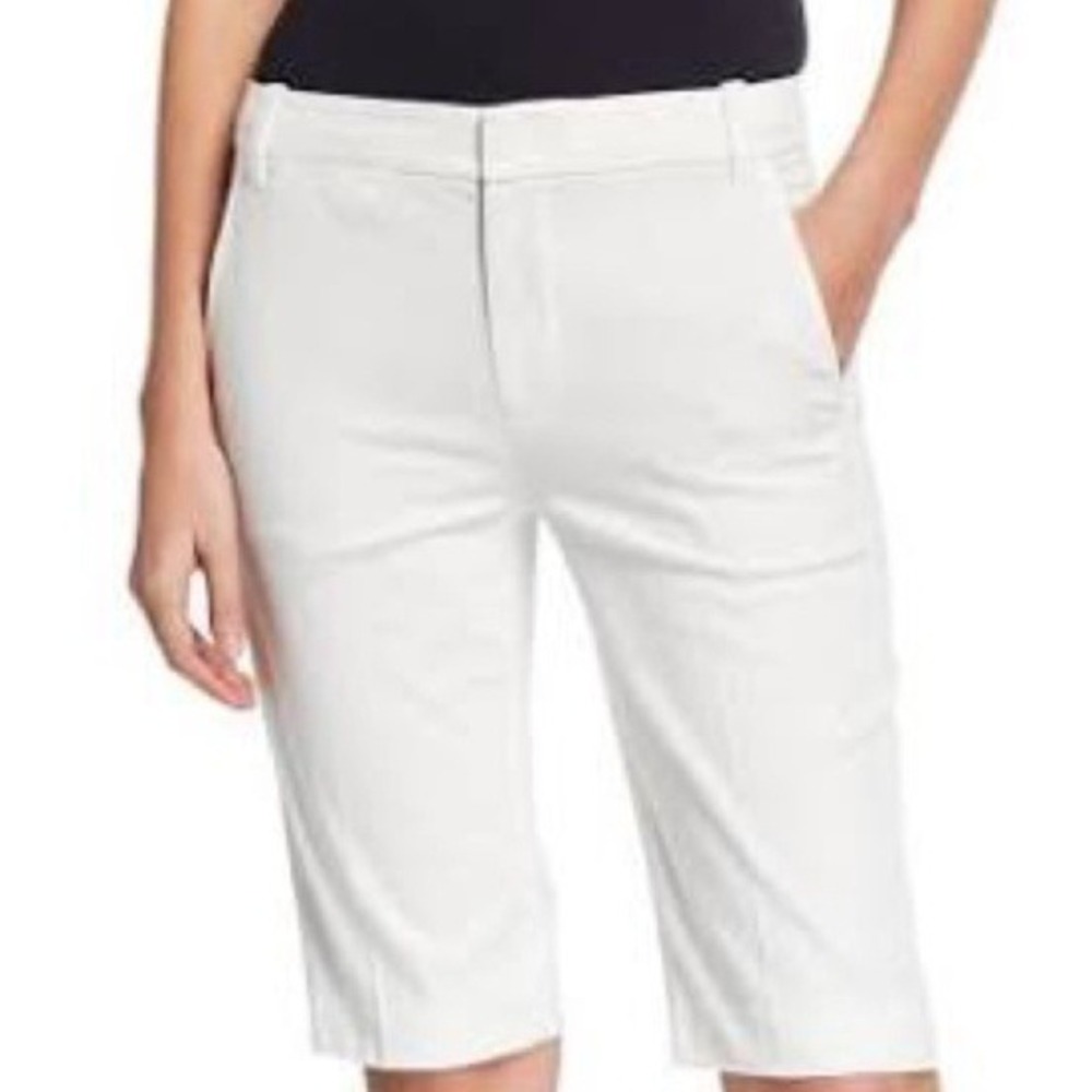 Vince White Cotton Bermuda Shorts Women Size 4 Buckle Back Knee Length Twill
